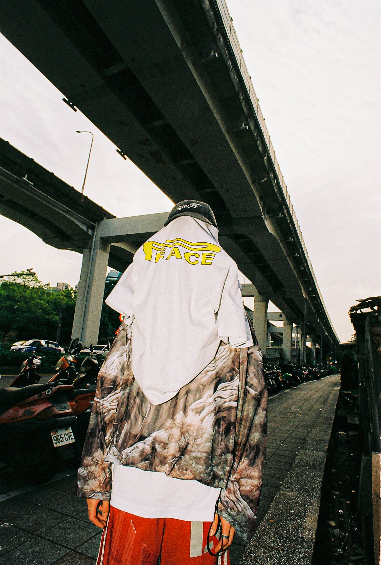PEACE TEE