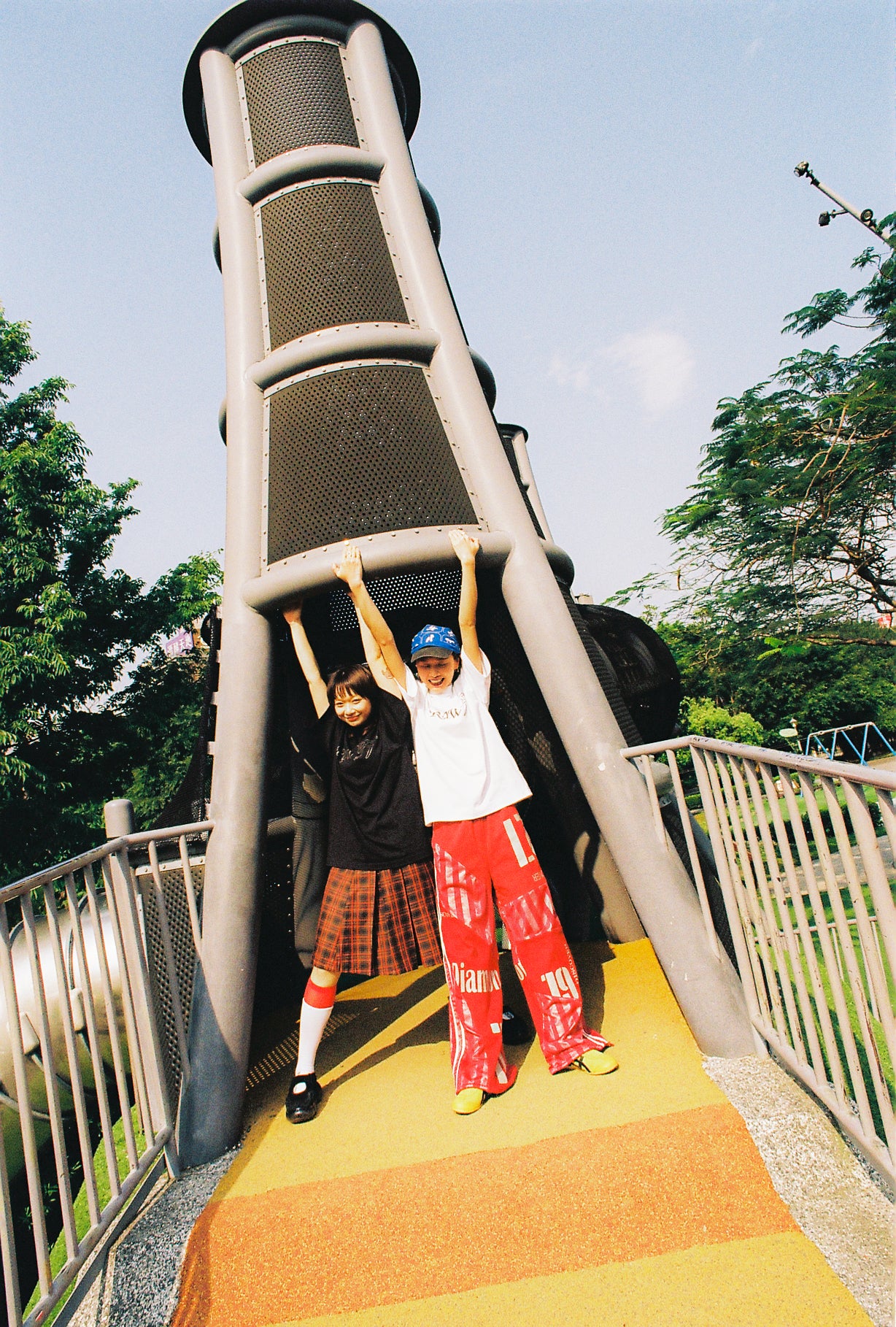 RAW LOVE TEE (BLACK)