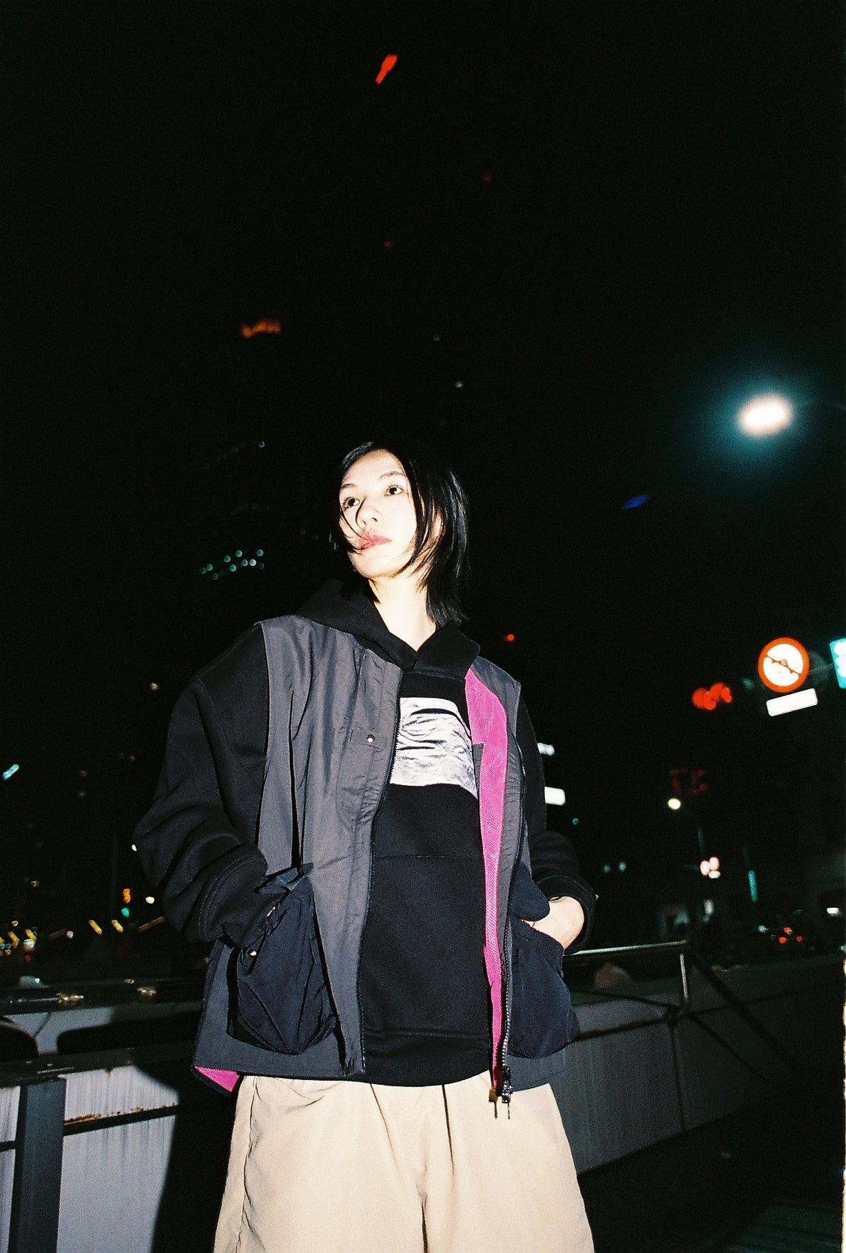 TRAVEL VEST V2 (BLACK)