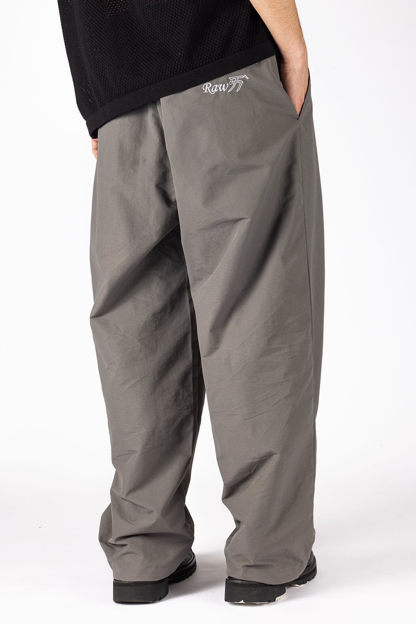 RAW LOVE NYLON PANTS (GRAY)