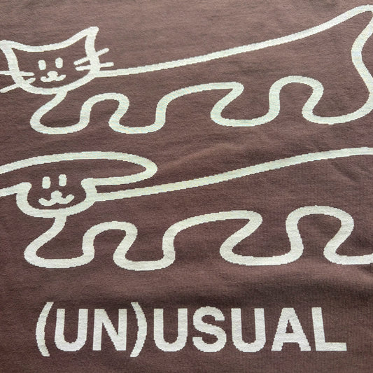 (UN) USUAL TEE (MOCHA)