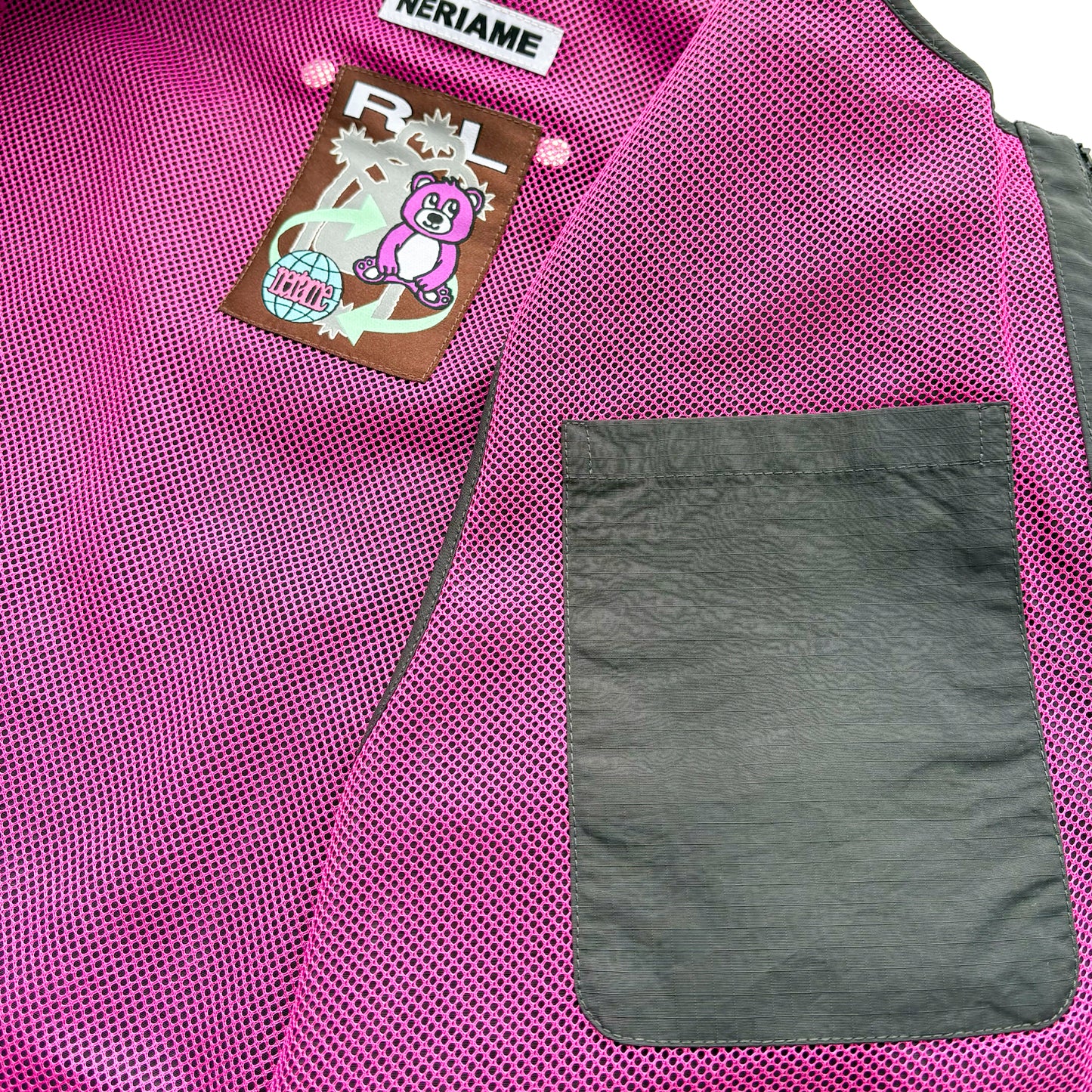 TRAVEL VEST V2 (BLACK)