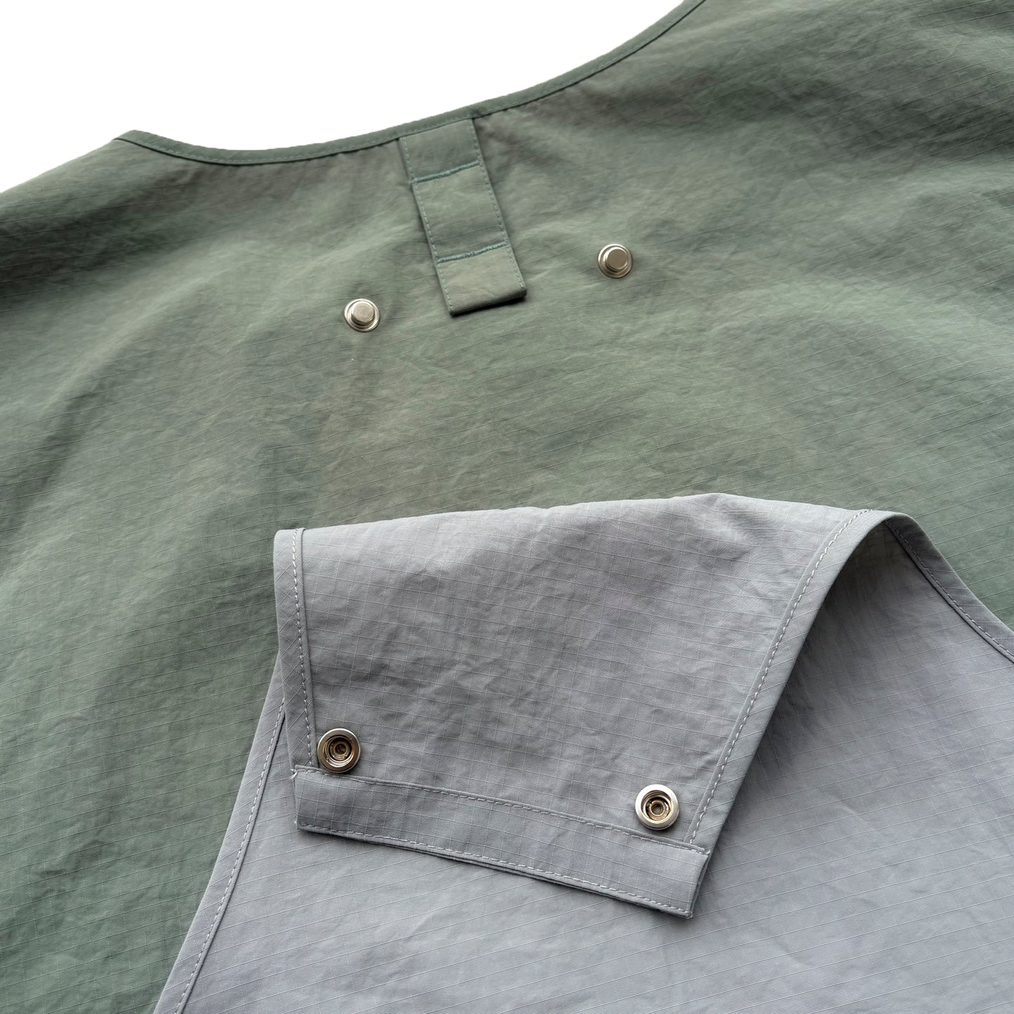 TRAVEL VEST V2 (KHAKI)